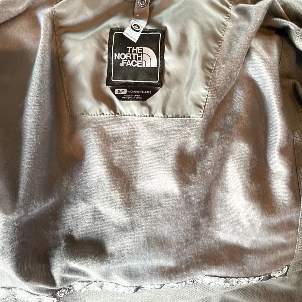 The North Face Women's HyVent Full Zip Jacket‎ - Picture 9 of 12